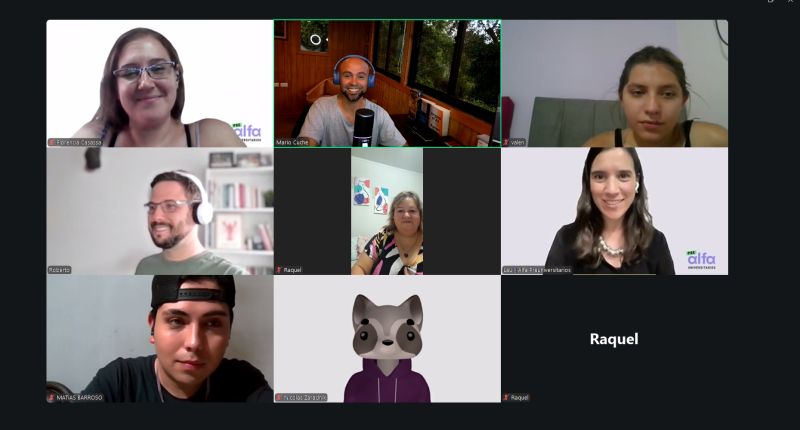 Estudiantes de Alfa Preuniversitarios en una charla online del equipo Usa la InteligencIA
