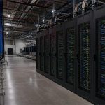 Infraestructura de Amazon en centros de datos y servidores para IA