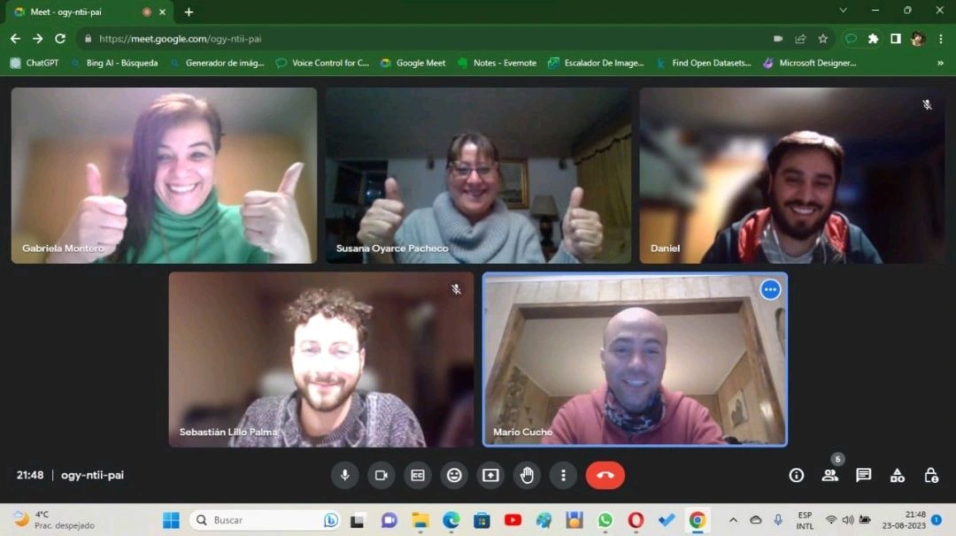 Mario Cuche y participantes del grupo de agosto de 2023 del curso particular de ChatGPT
