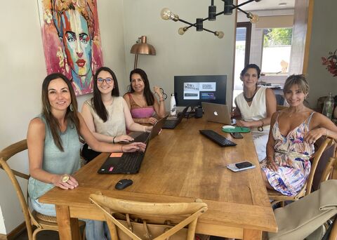 Participantes del taller Marca Personal más Inteligencia Artificial durante una sesión de trabajo