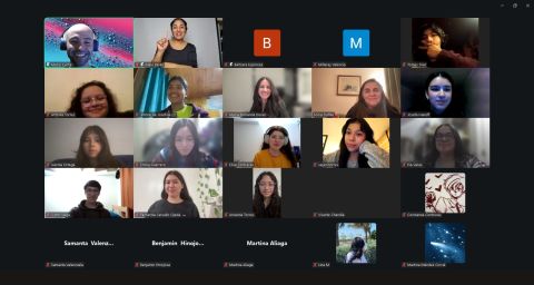 Mario Cuche y estudiantes del programa PROVOCA durante una charla online sobre Inteligencia Artificial