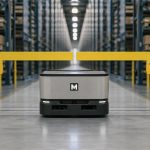 Robostral Navigate guiando un robot móvil en una bodega industrial