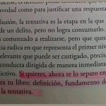 Página de Teoría del delito con una frase de ChatGPT resaltada en rosado