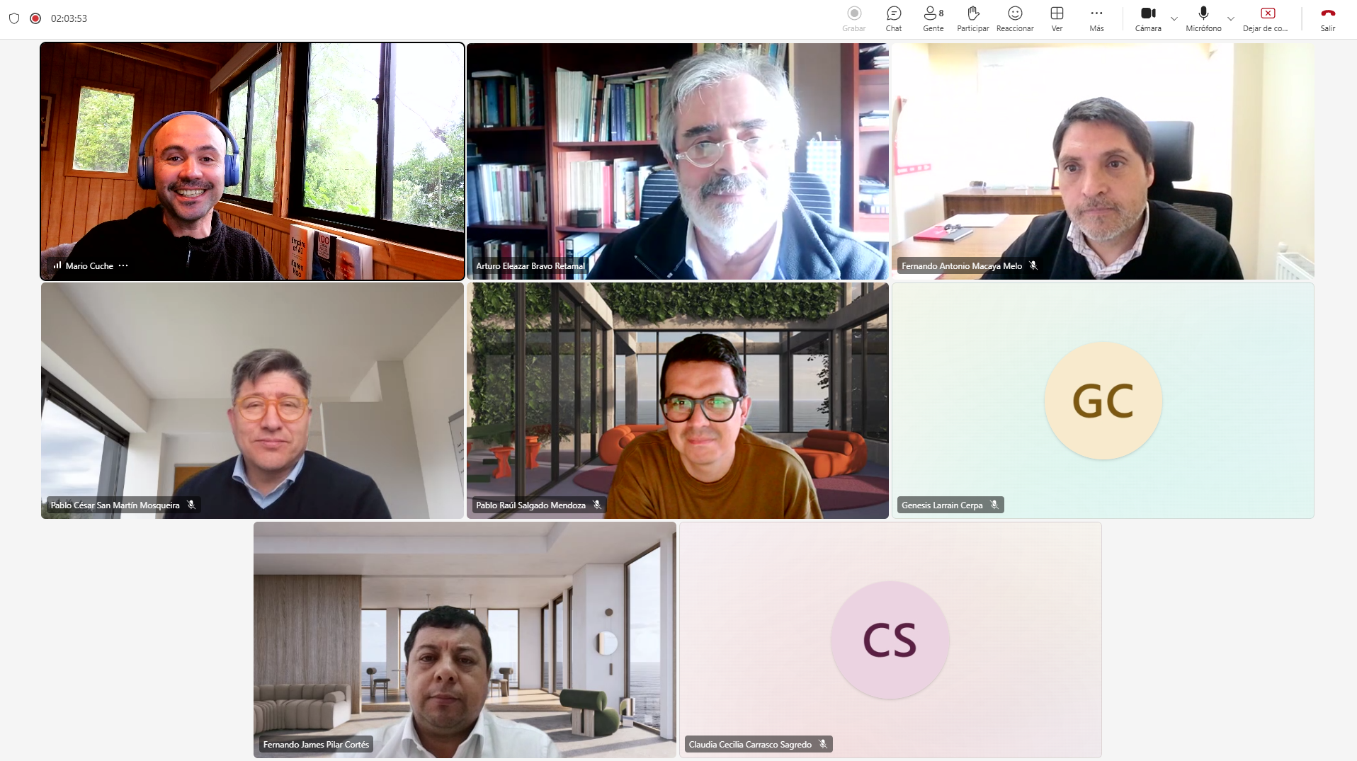 Mario Cuche y participantes de la Universidad Católica de la Santísima Concepción durante un taller online de presentaciones con IA