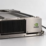 Módulo de cómputo Nvidia junto a un medidor eléctrico, en una recreación editorial sobre el ahorro de Kareus
